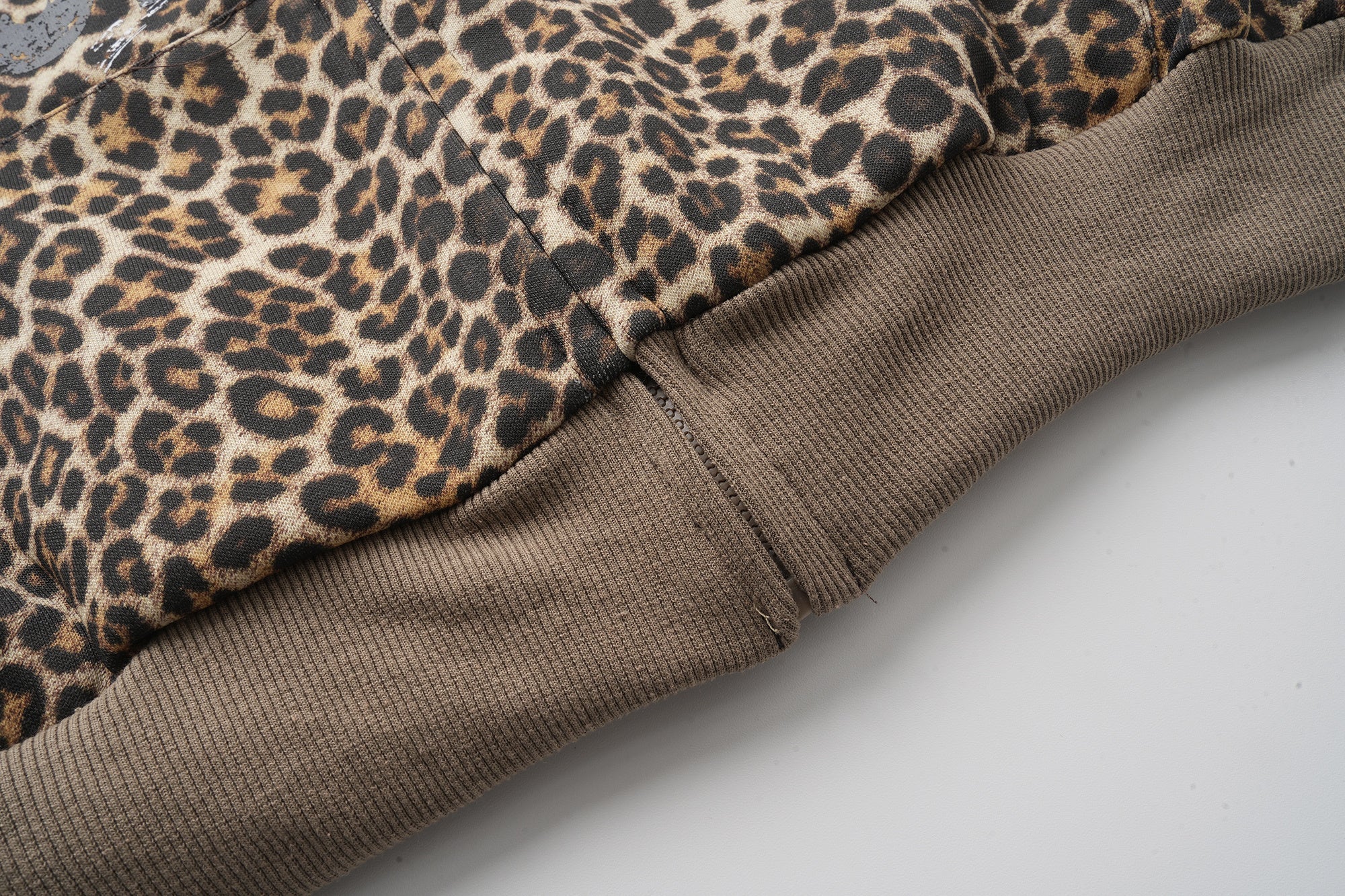 Omirad Leopard Graphic Zip-Up Hoodie