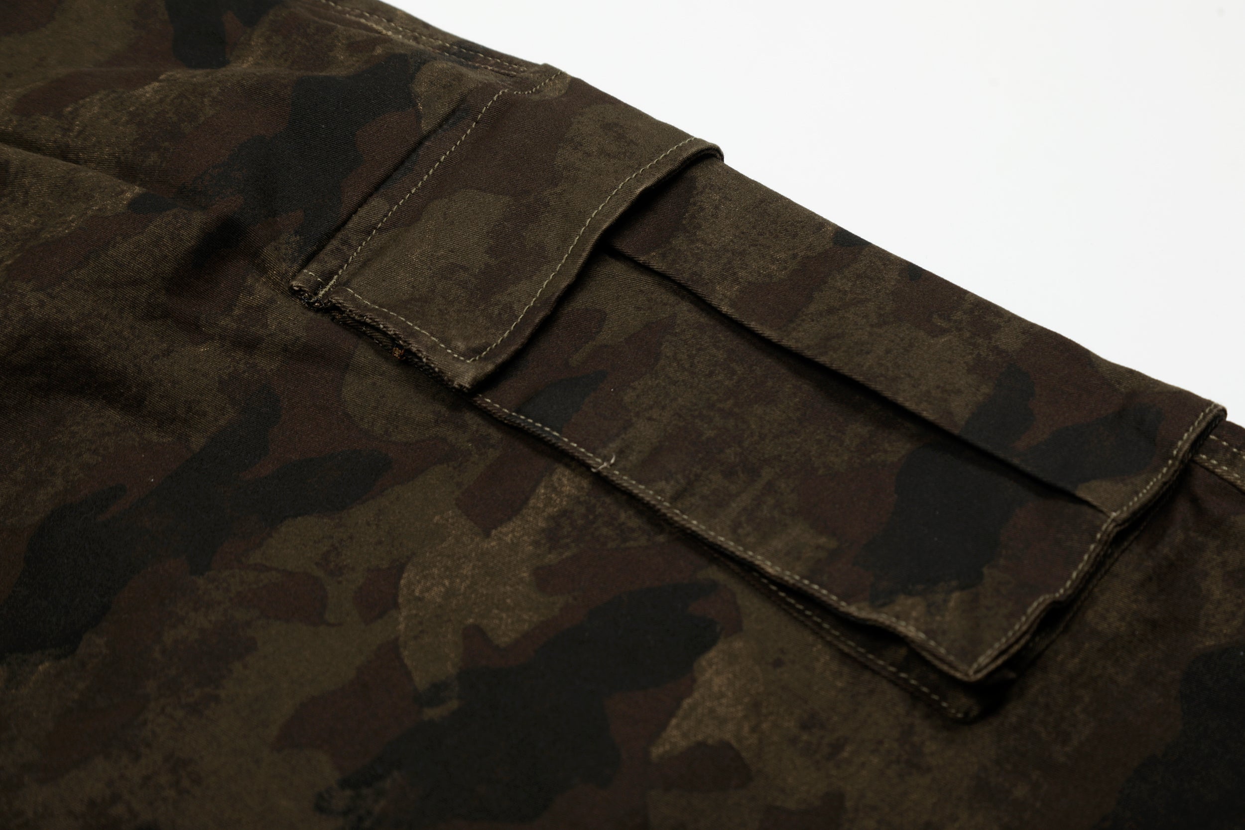 Omirad Wide-Leg Camo Cargo Shorts