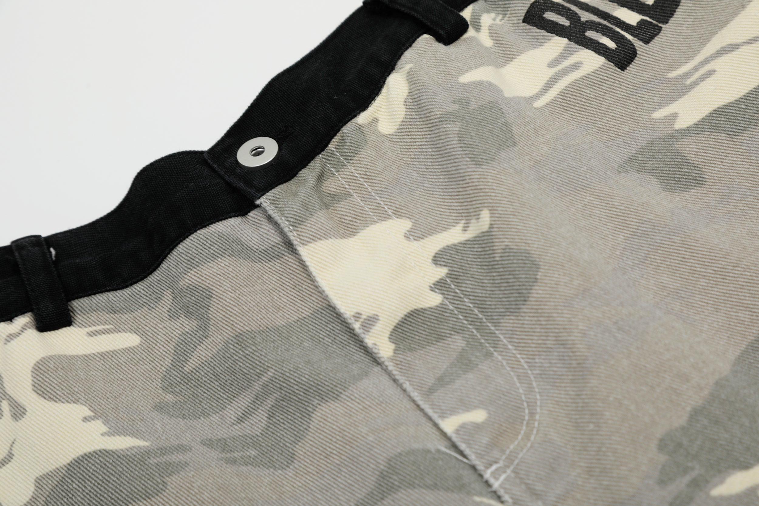 Omirad Camo Distressed Jorts
