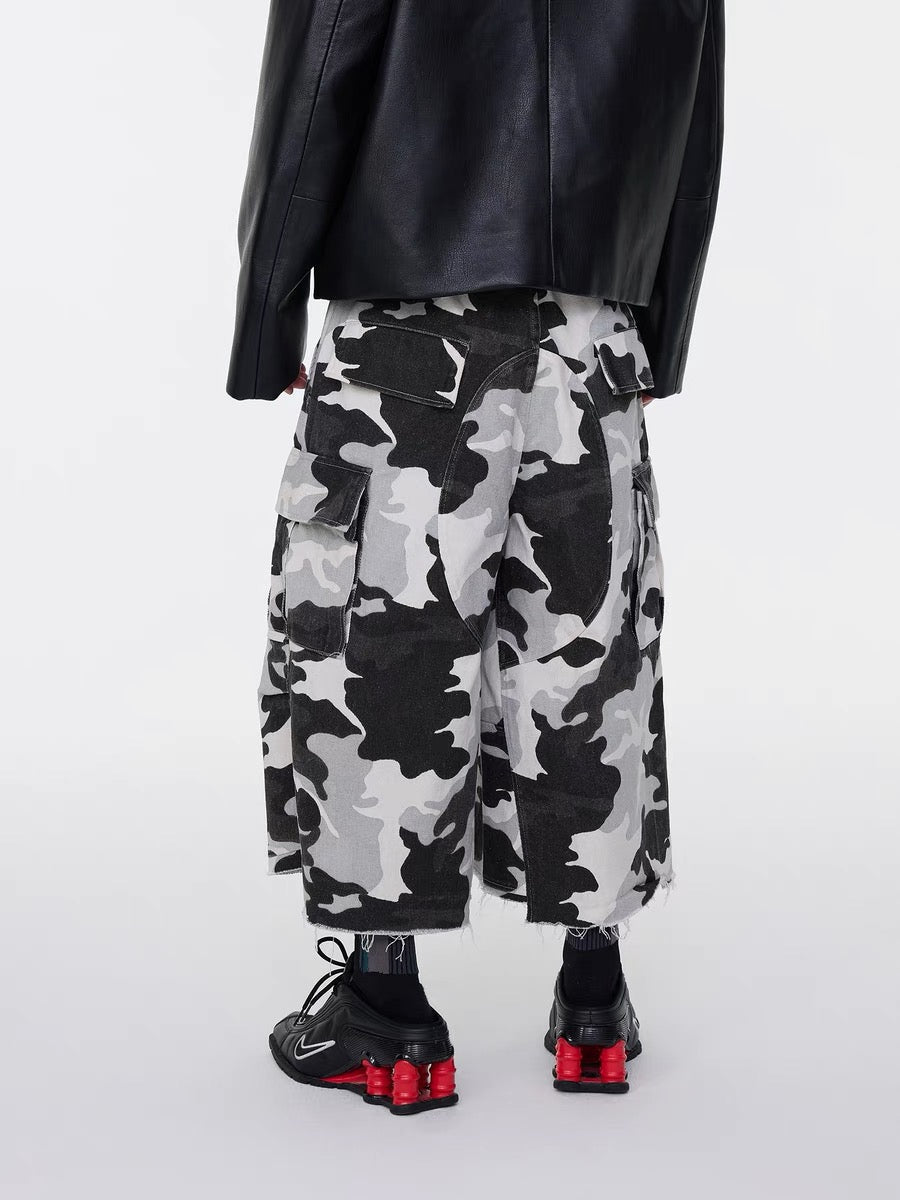 Omirad Camo Multi-Pocket Cargo Shorts