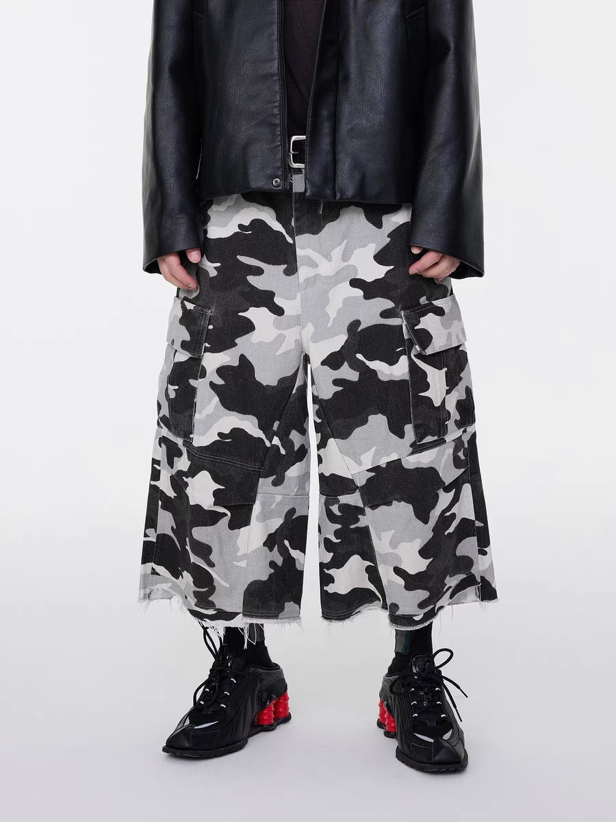 Omirad Camo Multi-Pocket Cargo Shorts
