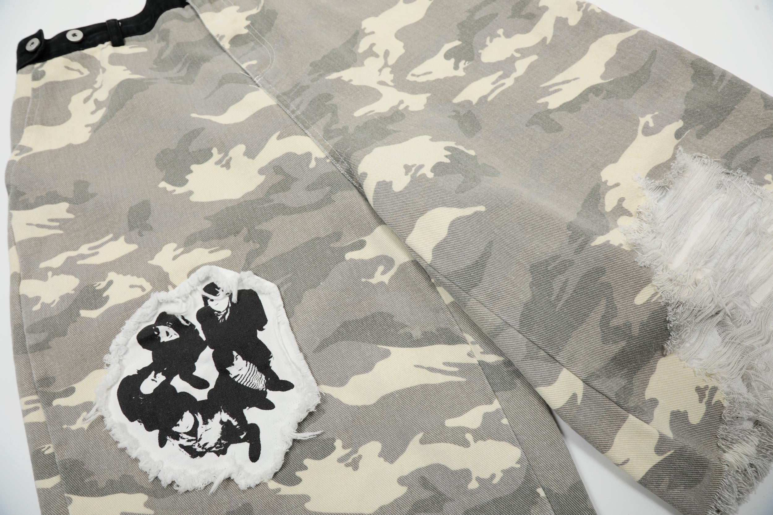 Omirad Camo Distressed Jorts