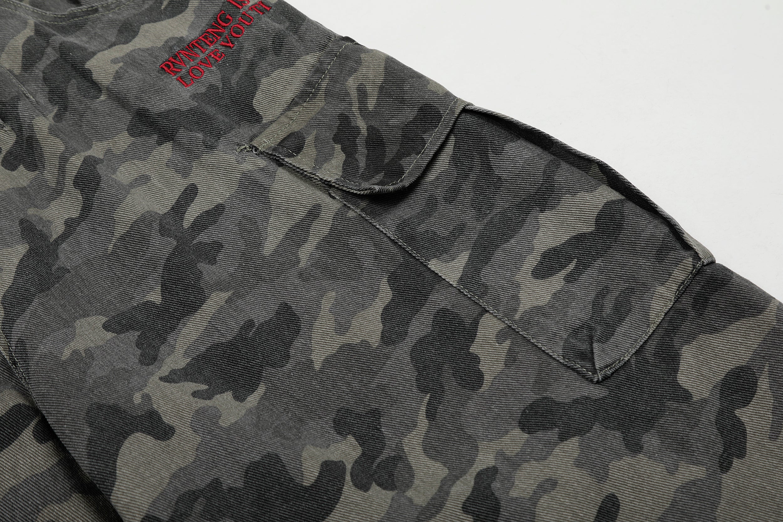 Omirad Camo Wide-Leg Cargo Shorts