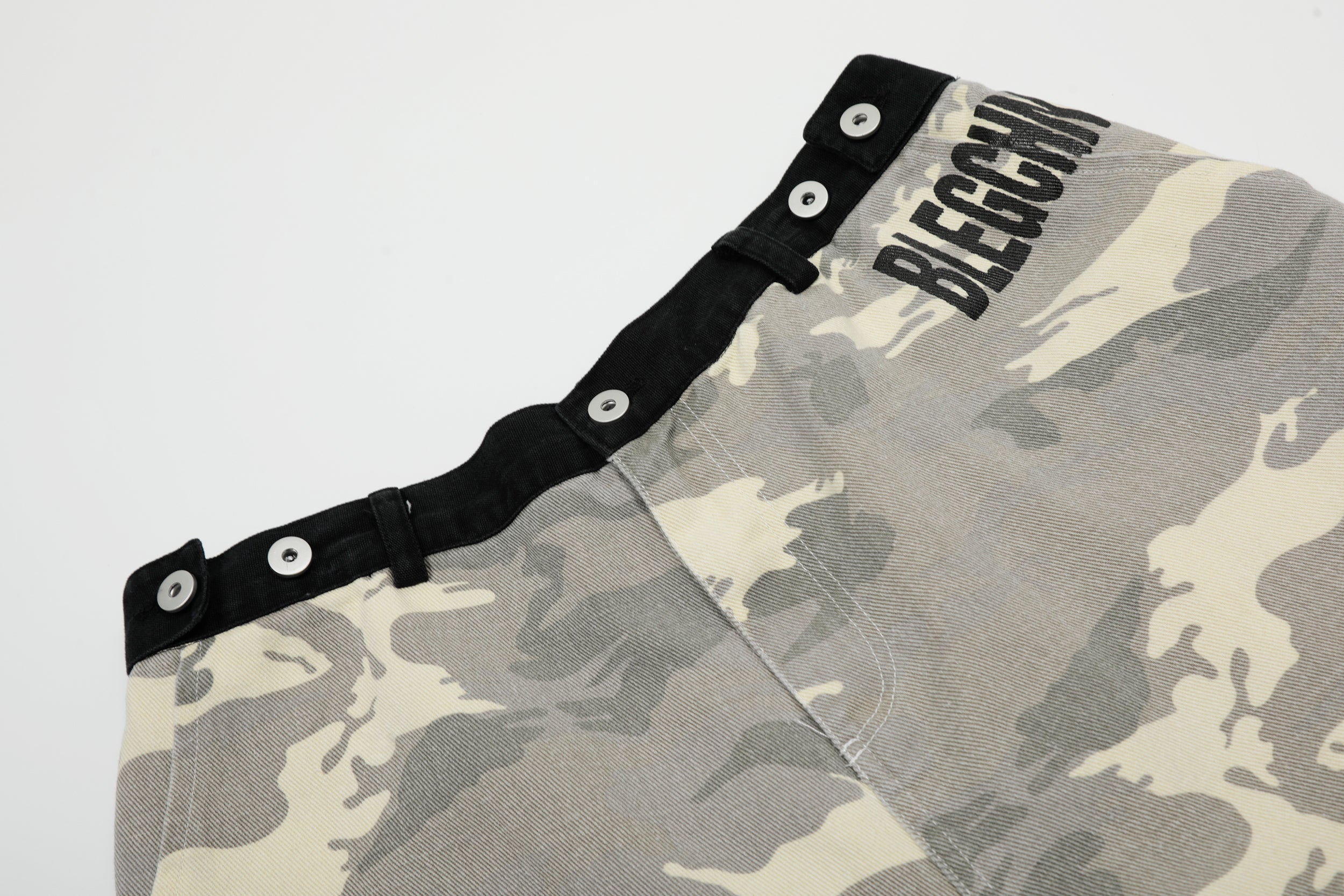 Omirad Camo Distressed Jorts