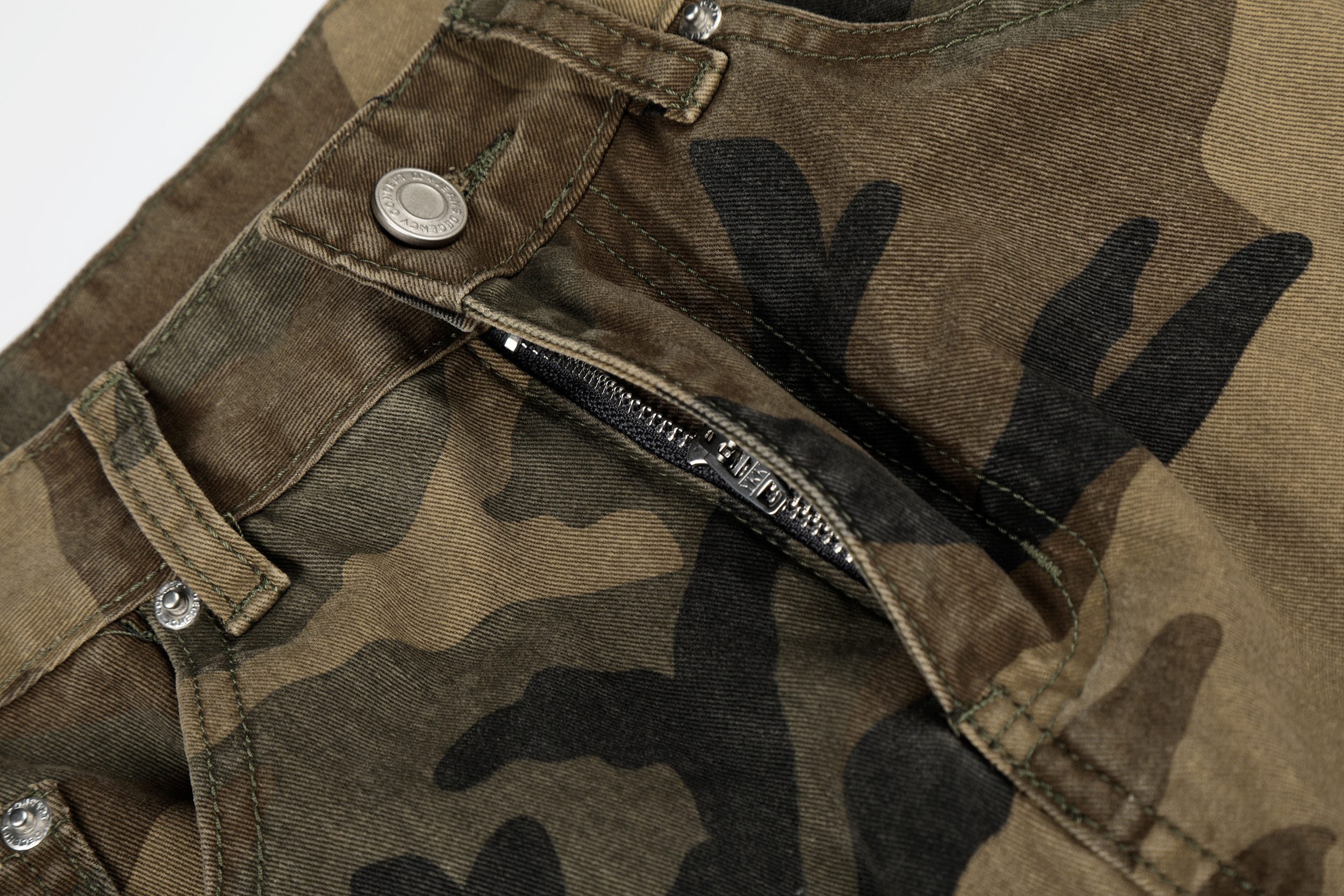 Omirad Oversized Camo Cargo Jeans
