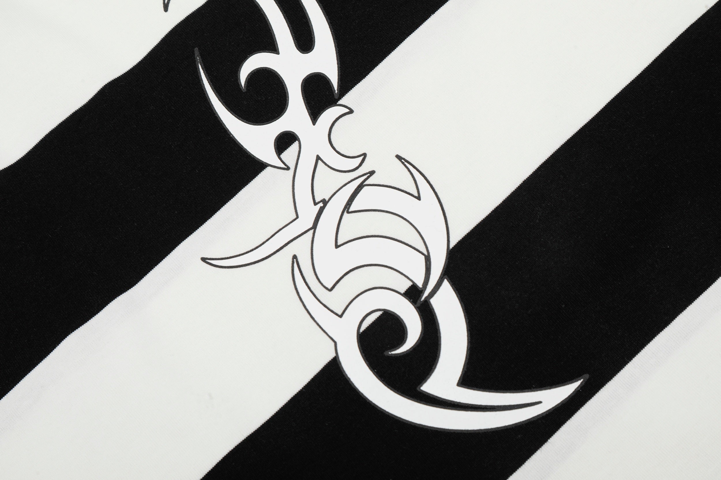 Omirad “Rugby Stripe Graphic Polo”