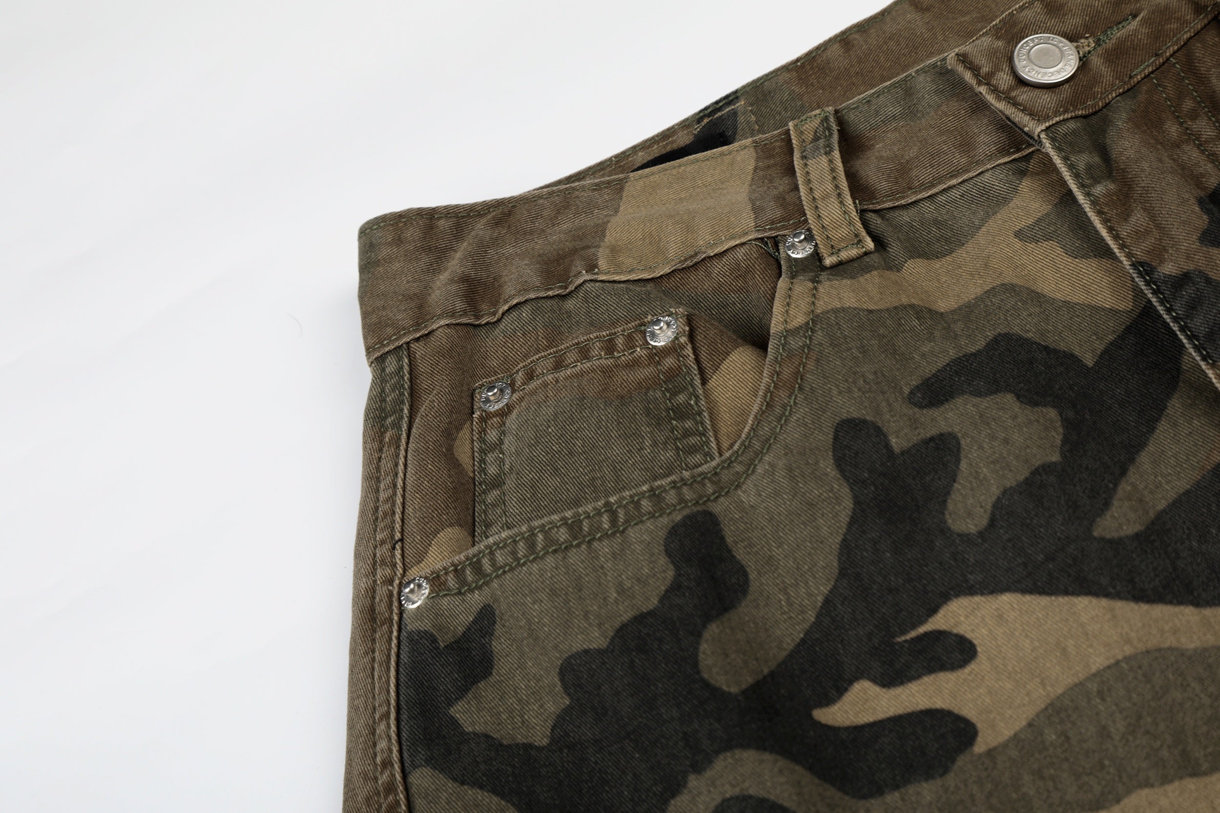 Omirad Oversized Camo Cargo Jeans