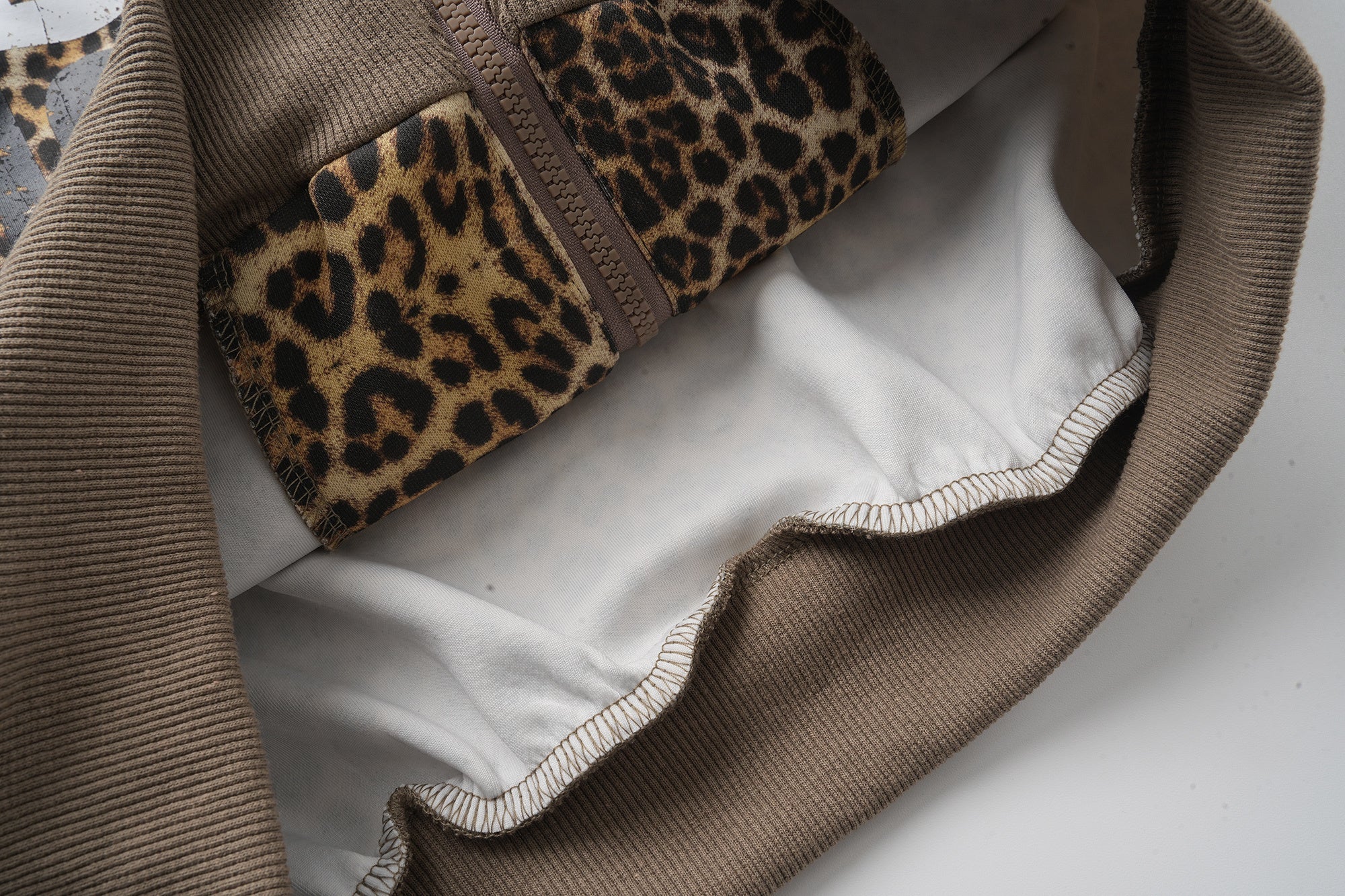 Omirad Leopard Graphic Zip-Up Hoodie