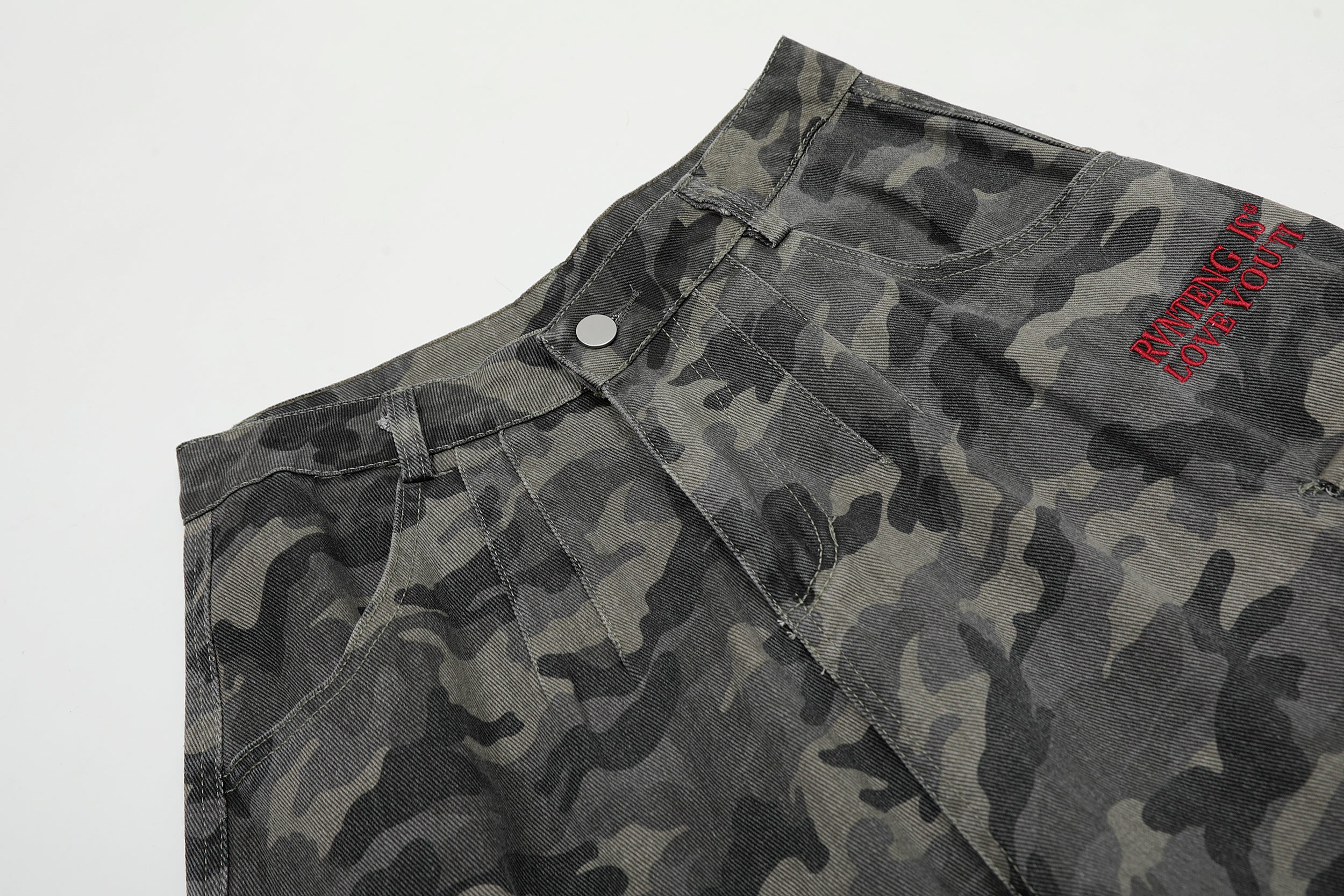 Omirad Camo Wide-Leg Cargo Shorts