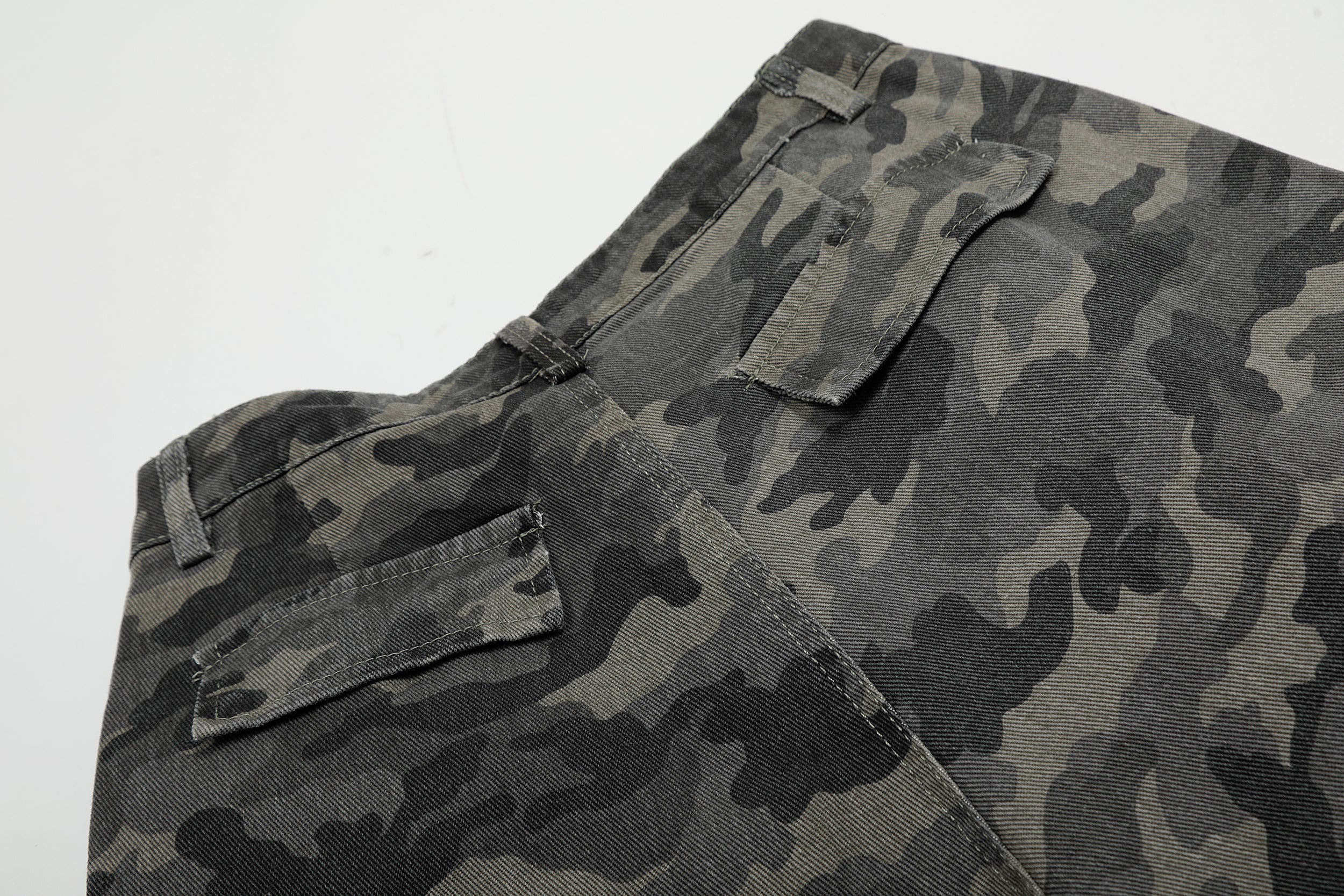 Omirad Camo Wide-Leg Cargo Shorts