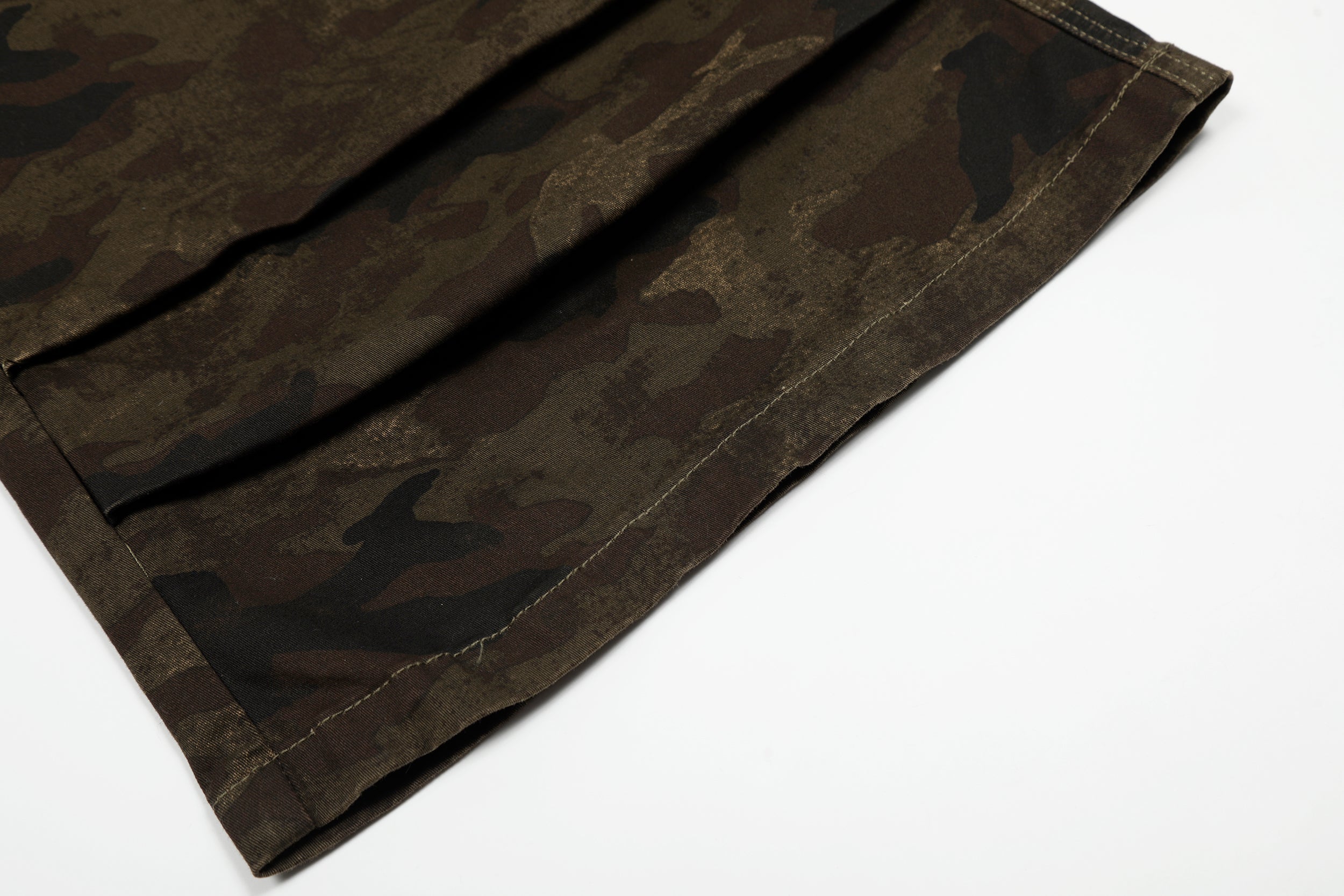 Omirad Wide-Leg Camo Cargo Shorts