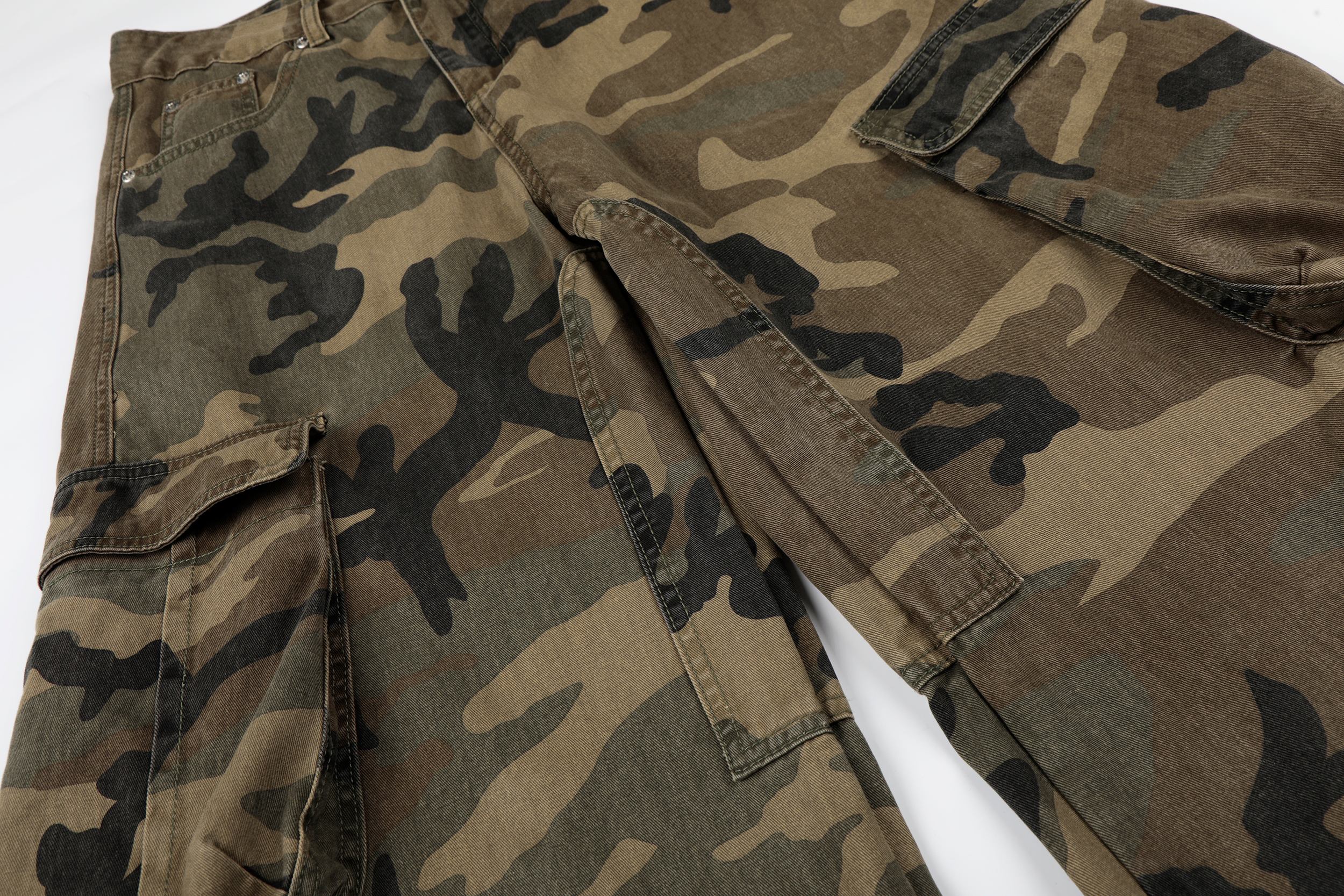 Omirad Oversized Camo Cargo Jeans