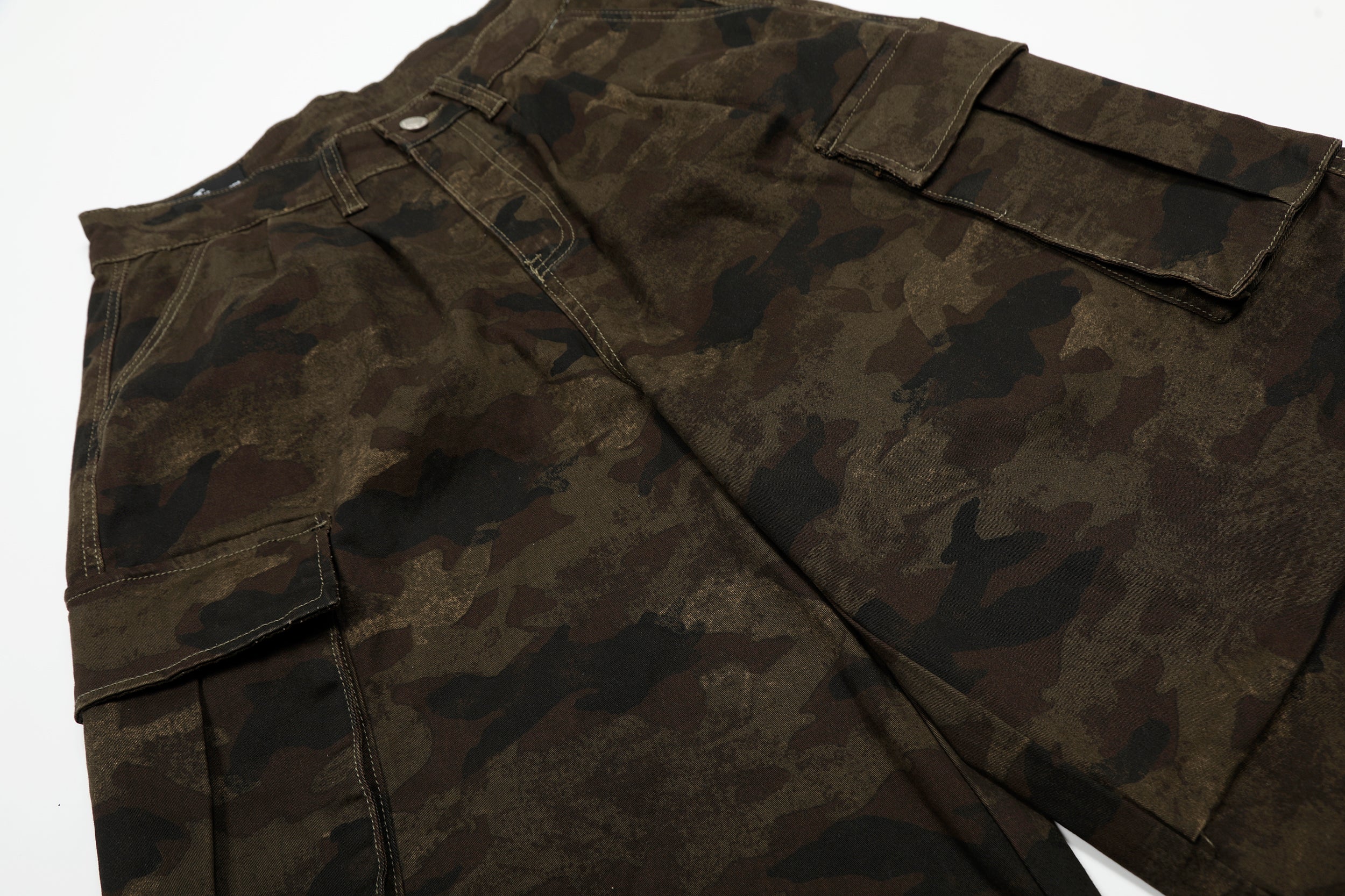 Omirad Wide-Leg Camo Cargo Shorts