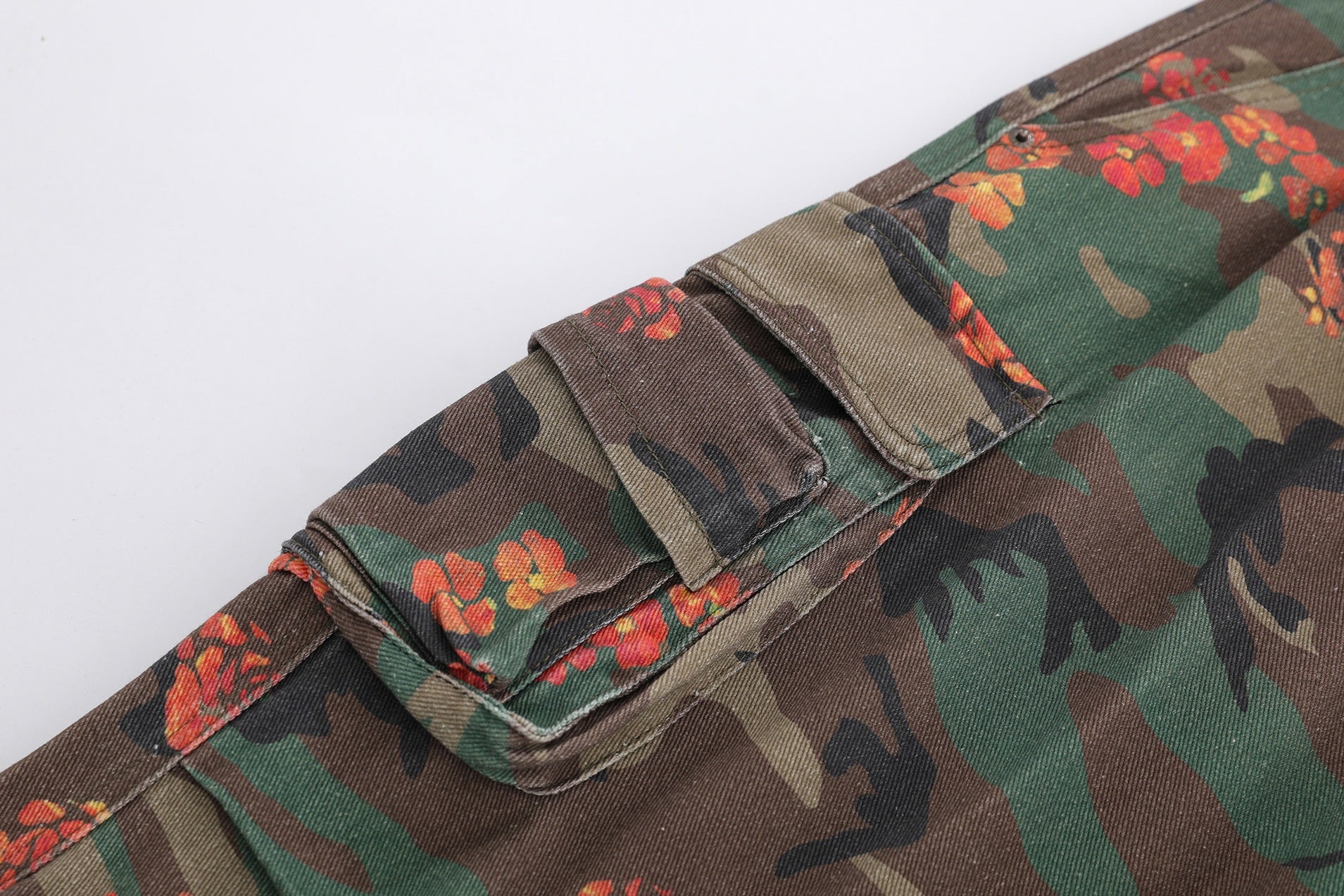 Omirad “Floral Camo Cargo Shorts”